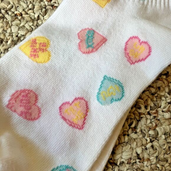 NWT American Eagle '90s Crew Socks One Size Valentines Day Hearts Love Gift AE - Picture 2 of 4